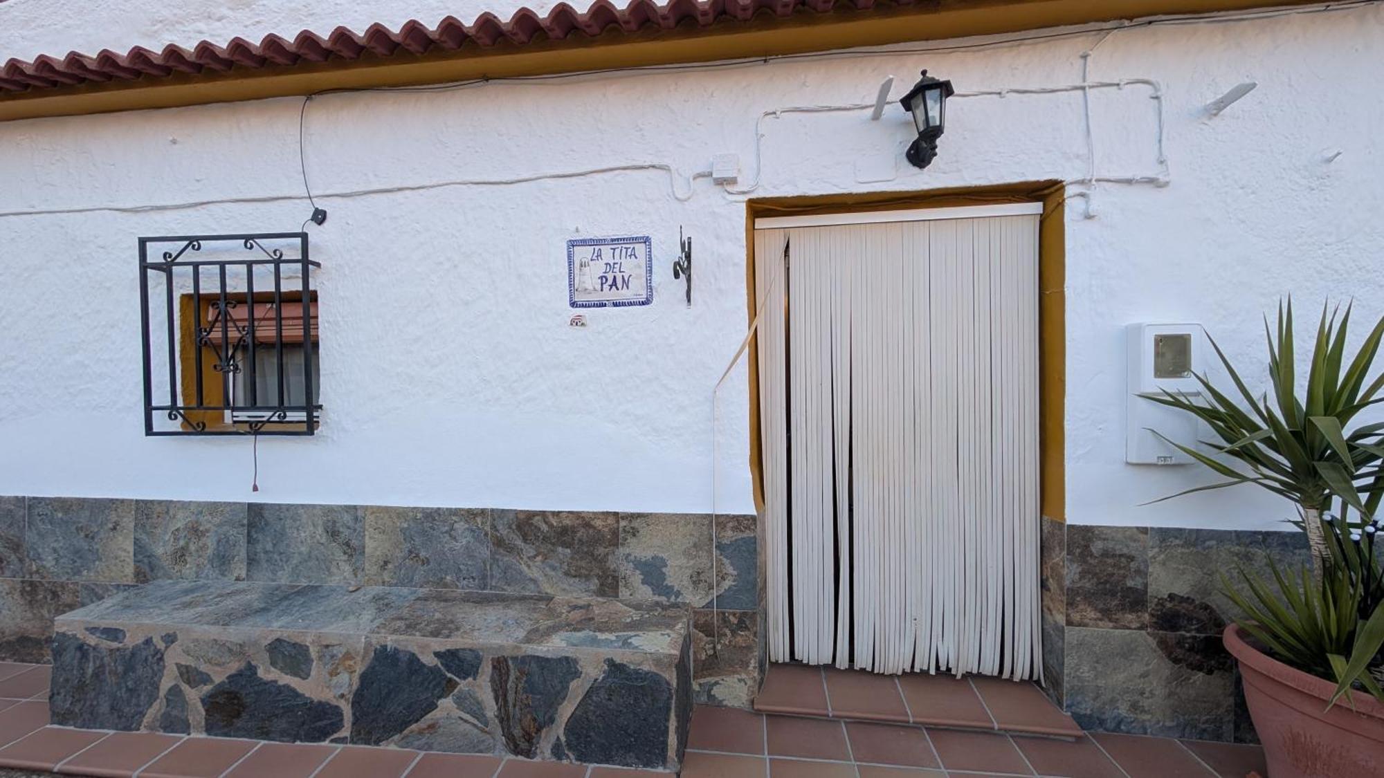 Cueva La Tita Del Pan Guest House Bacor Bagian luar foto